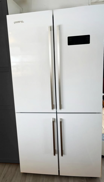 Koelkast en vriezer gratis af te halen wegens verhuizing. Werken perfect.