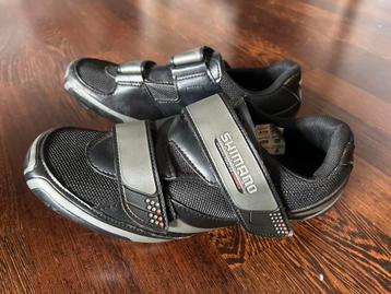 Shimano schoenen en fietshelm Agu