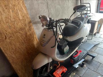 Sym scooter MOET WEG