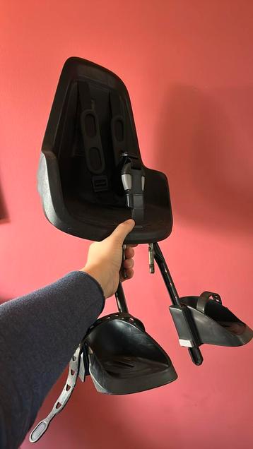 Bobike fietsstoeltje voorop met scherm (lichtrood)