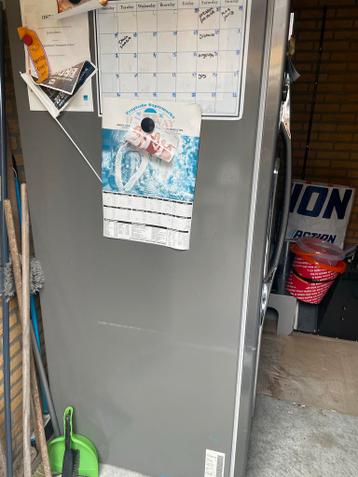 Gratis Amerikaanse Koelkast - Defect gratis meenemen.