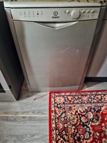 Gratis Vaatwasser - Defect er blijven twee oranje lichtjes.