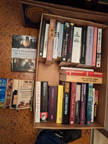 +- 250 boeken. Keuze is groot diverse genres
