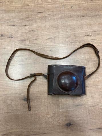 Vintage Camera met leren hoes (werking onbekend)
