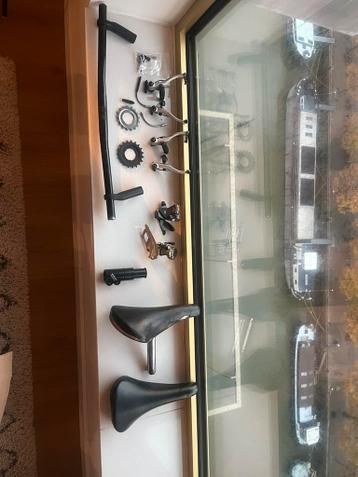 Partij fietsonderdelen!