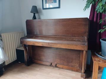 Antieke Bell piano van begin 1900