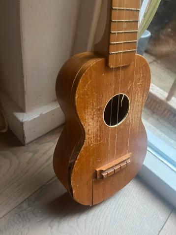 Gezocht: Gratis gitaar , ukelele of andere instrument
