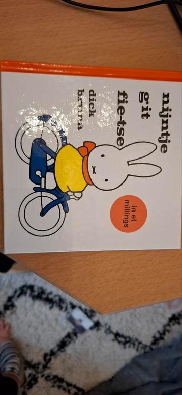 Millings dialect Nijntje gaat fietsen