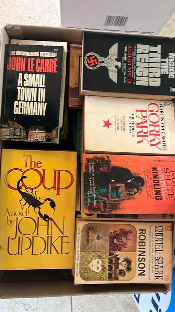 Doos klassieke Engelse pockets gratis