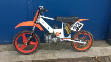 GEZOCHT: cross puch frame