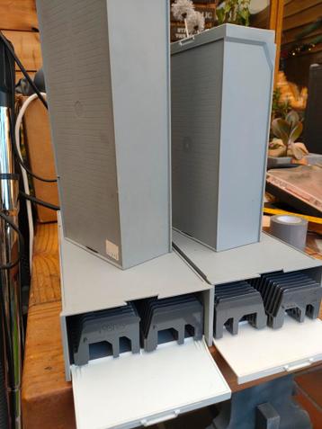 Dia magazijnen 15x voor 100 dia  12x voor72dia. 1€per stuk