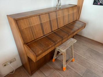 Lindbergh piano