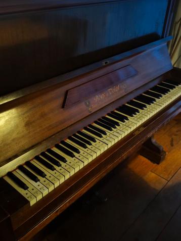 Gratis piano - decoratie of restauratie object