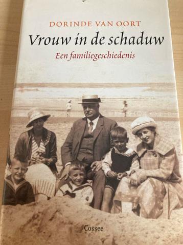 Vrouw in de schaduw - Dorinde van Oort bij aankoop 3 boeken