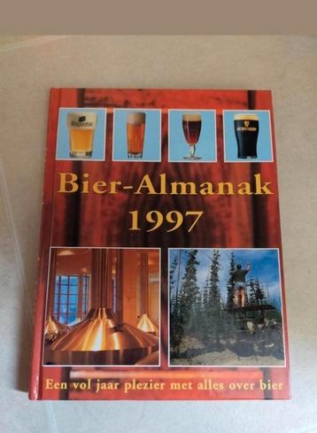 boeken en zwangerschapskussen zonder hoes, knuffels