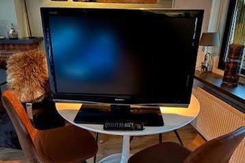 tv van Sharp diagonaal 80 cm zeer goed