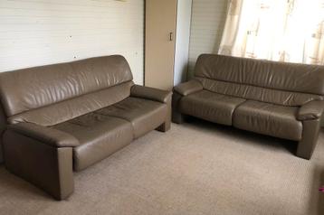 2  taupe lerenJori tweezitsbanken  GRATIS OPHALEN