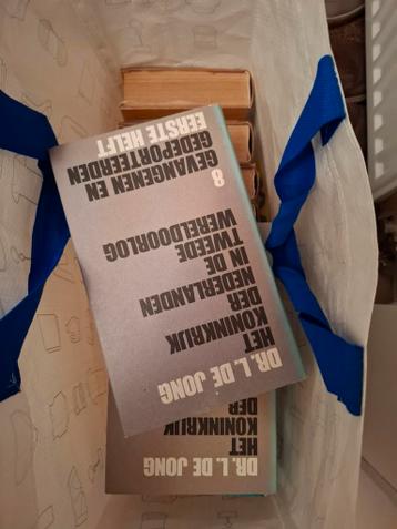 Gratis ophalen. Complete serie L. de Jong