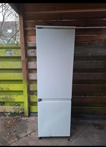 Oude koelkast (53x53x175) - Gratis af te halen!
