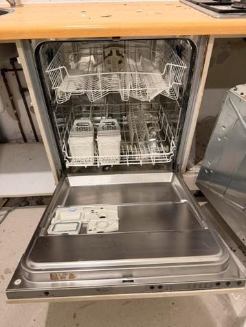 Whirpool dishwasher (used, unmounted, ready for transpot)