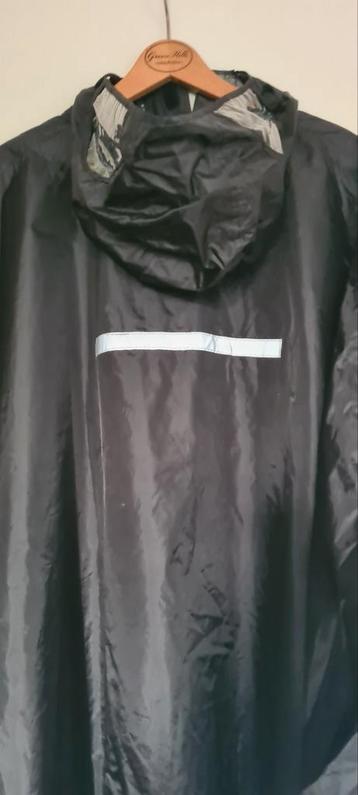 Zwarte regenponcho voor rollator, de fiets, brommer etc.