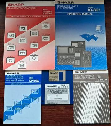 Boekjes en disk Sharp organizer IQ8100/8300M - vintage