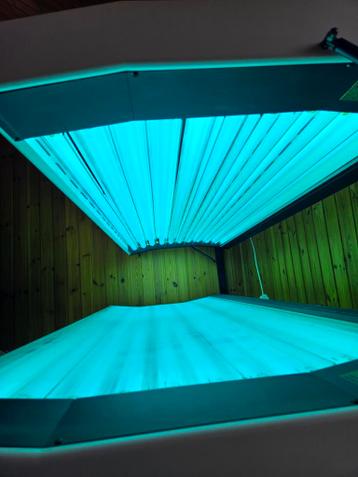 Gratis Zonnebank - Alle lampen werken! Heerlijk bruin worden