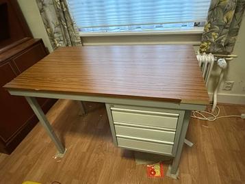 Gebruikt Bureau - 105x60x73 cm