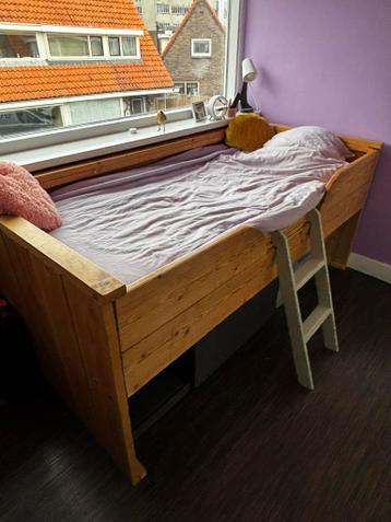 Halfhoogslaper steigerhout