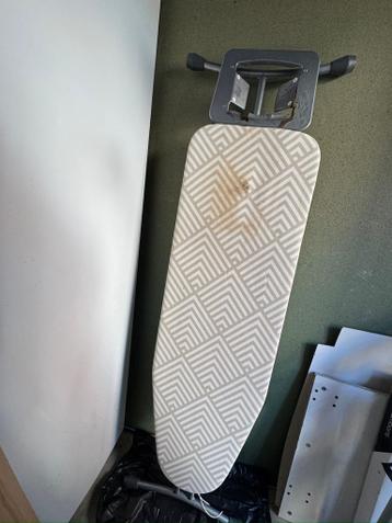 Strijkplank gebruikt, functioneert nog goed.