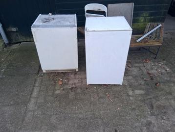 Gratis 2x  inbouw koelkast (oud ijzer)