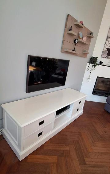 Gratis TV kast - handgrepen defect