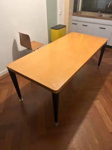 Gratis ophalen! -  Stevige eettafel 200x90