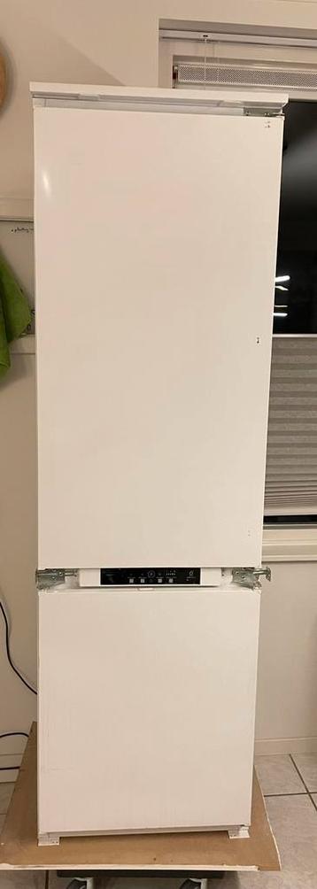 Inbouwkoelkast Whirlpool gratis