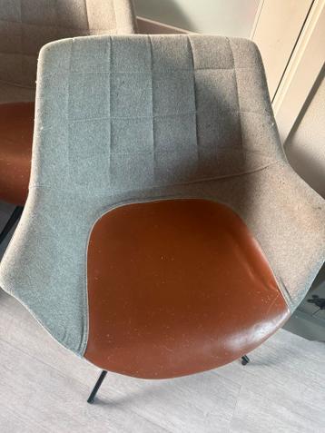 4zuiver  Doulton stoelen(   Flink beschadigd door  katten)