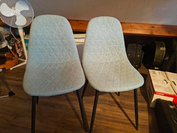 Twee stoelen gratis afhalen