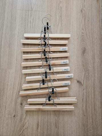 Gratis Broekhangers van IKEA - Hout