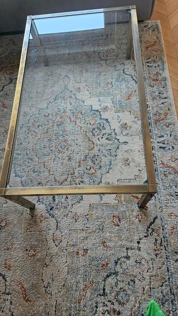 Gratis af te halen salontafel met gebruikerssporen