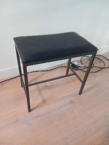 pianokruk zitting 30 x 50; hoogte 50; GRATIS