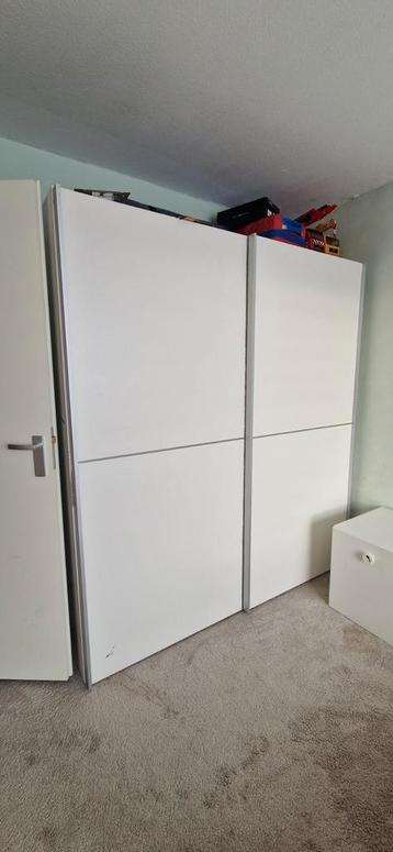 Schuifdeurkast wit