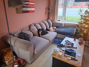 Comfortabele hoekbank met zachte stof