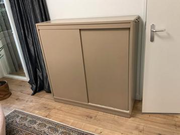 Gratis metalen kast Middenbeemster