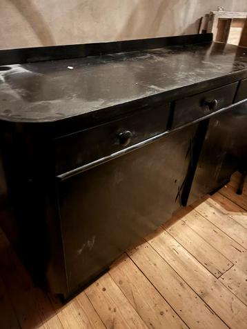 Dressoir zwart geverfd ronde hoeken