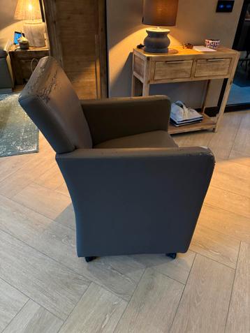 Gratis af te halen eetkamerstoel