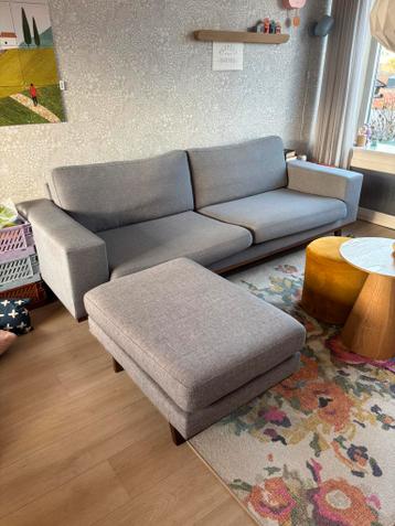 Bank met losse hocker