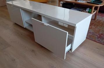 TV kast Ikea Byas