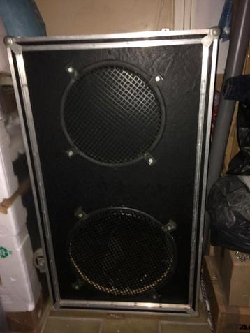 LUIDSPREKER KAST ZONDER LUIDSPREKERS GRATIS