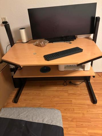 Gratis computer tafel 110*74*100 (adjustable)