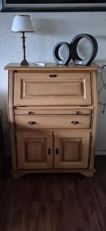 GRATIS : Secretaire / Salontafel / Sidetable