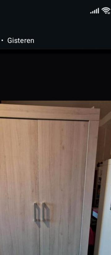 Kinderkledingkast nieuwstaat